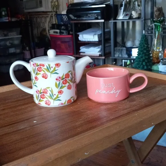 Tea for One teapot and cup. - Picture 3 of 5